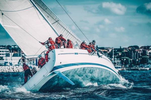 体育培训机构是否必须持有执教证？